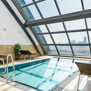 https://radisson-blu-hotel-frankfurt.frankfurtammainhotels.com
